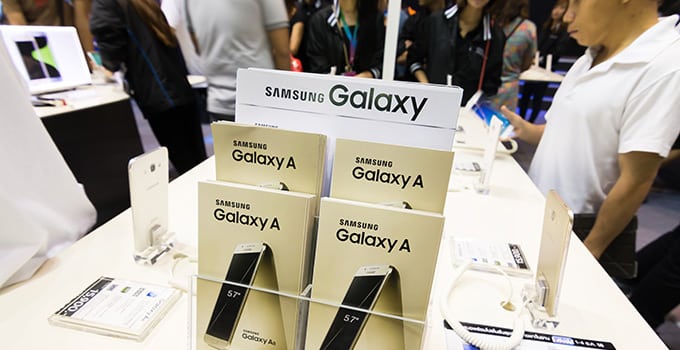 Das Smartphone für Einsteiger - Samsung bietet gleich vier Kameras